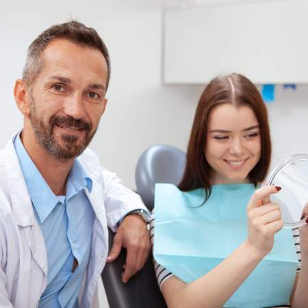 Stomatologia licówki stomatologiczne zakładane w gabinecie dentystycznym